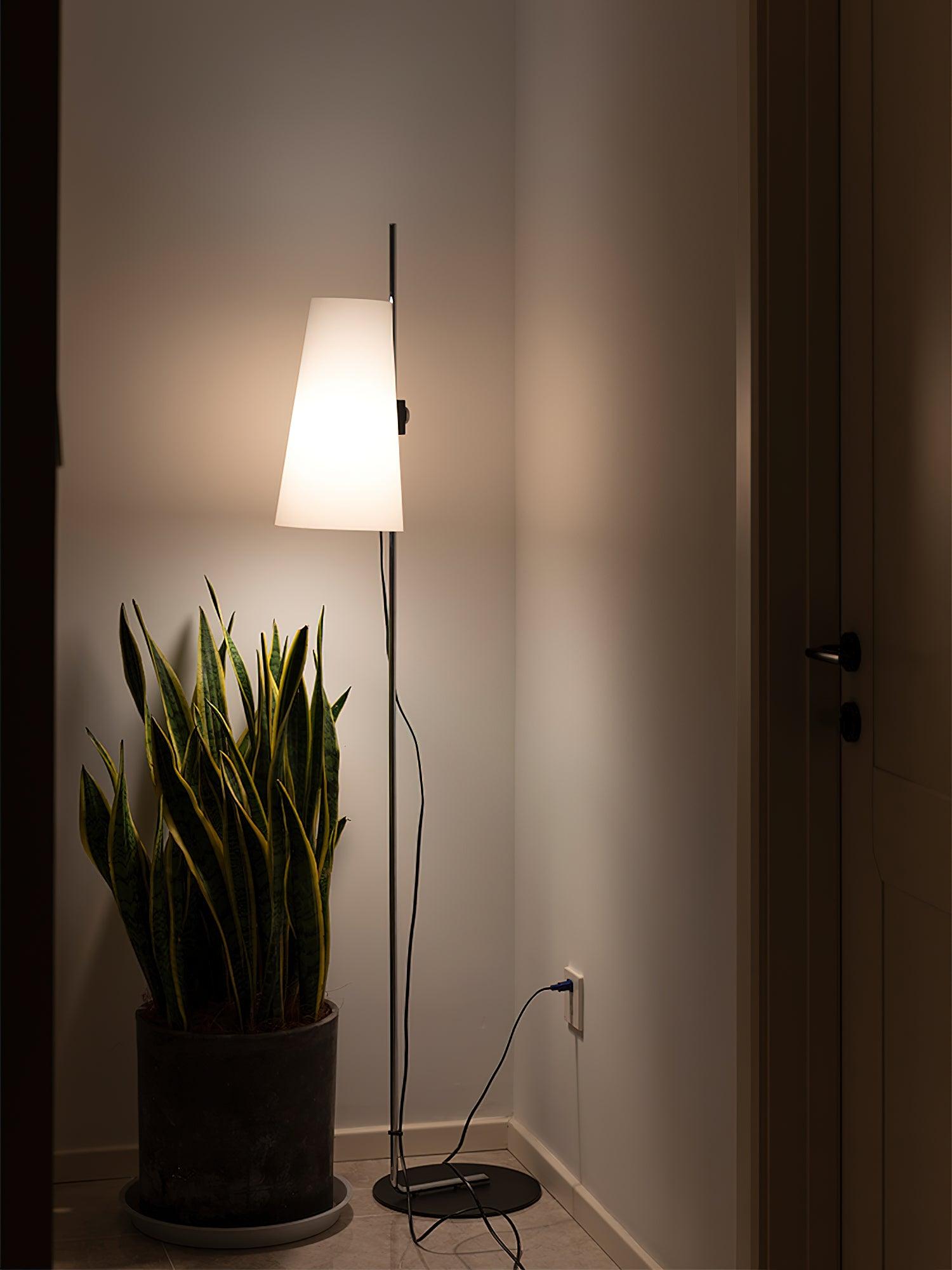 Lupe Floor Lamp Floor lamp