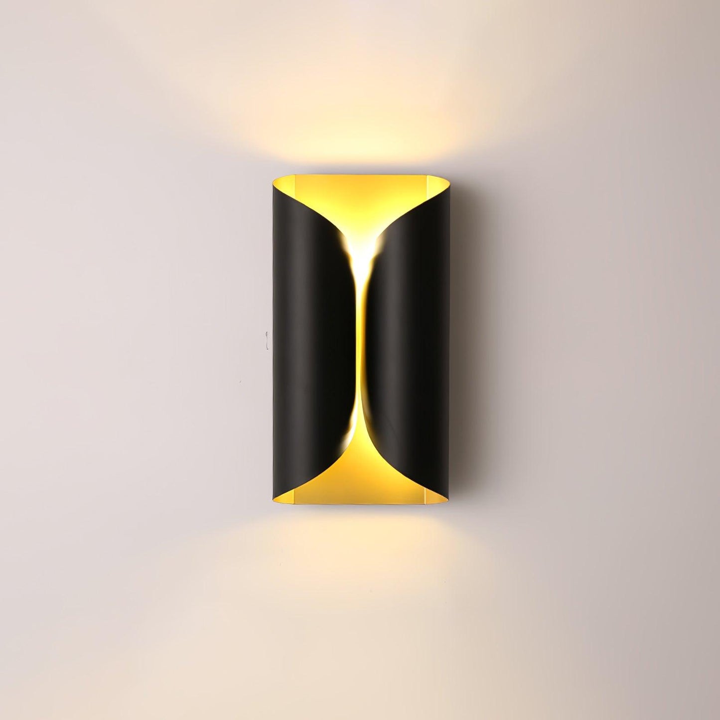 Lux Wall Light W 7.1″ x H 13.8″ / W 18cm x H 35cm / Black & Gold Wall lamp