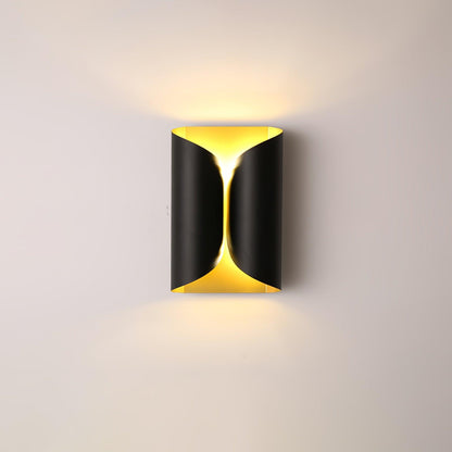 Lux Wall Light W 7.1″ x H 10.8″ / W 18cm x H 27.5cm / Black & Gold Wall lamp