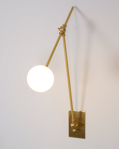 Auguri Wall Lamp W 5.9″x H 20.1″ / W 15cm x H 51cm / White & Brass Wall lamp