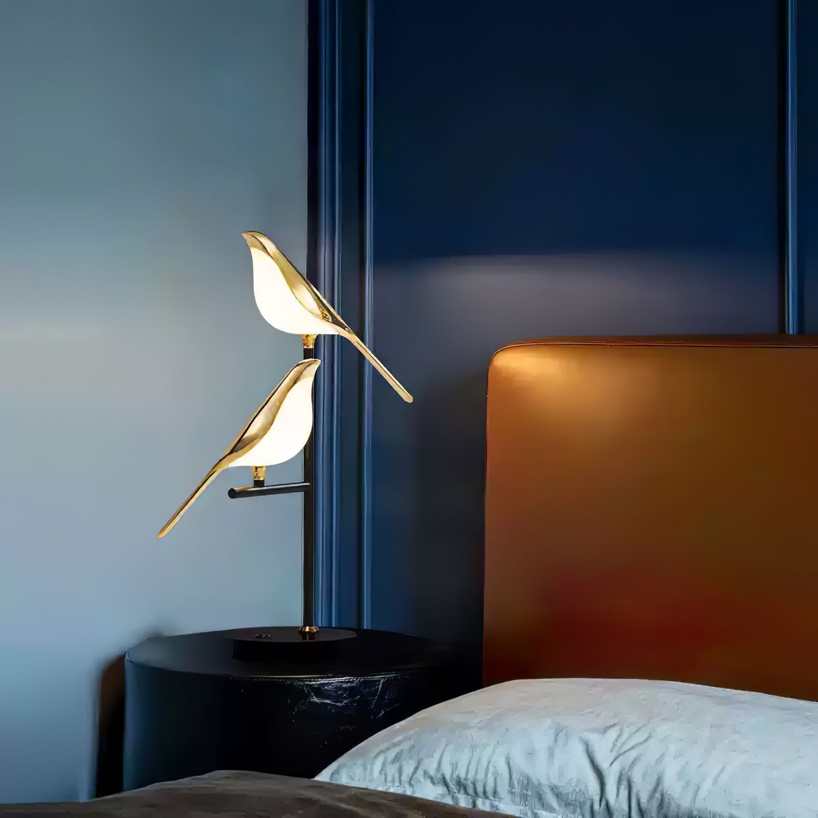 Magpie Perch Table Lamp Table lamp
