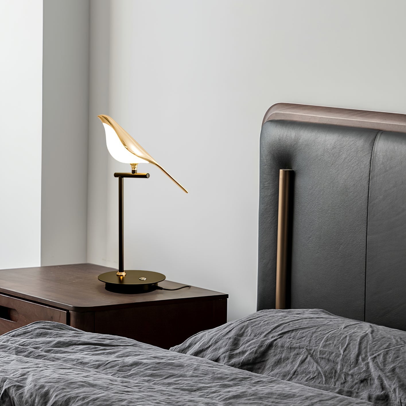 Magpie Perch Table Lamp Table lamp