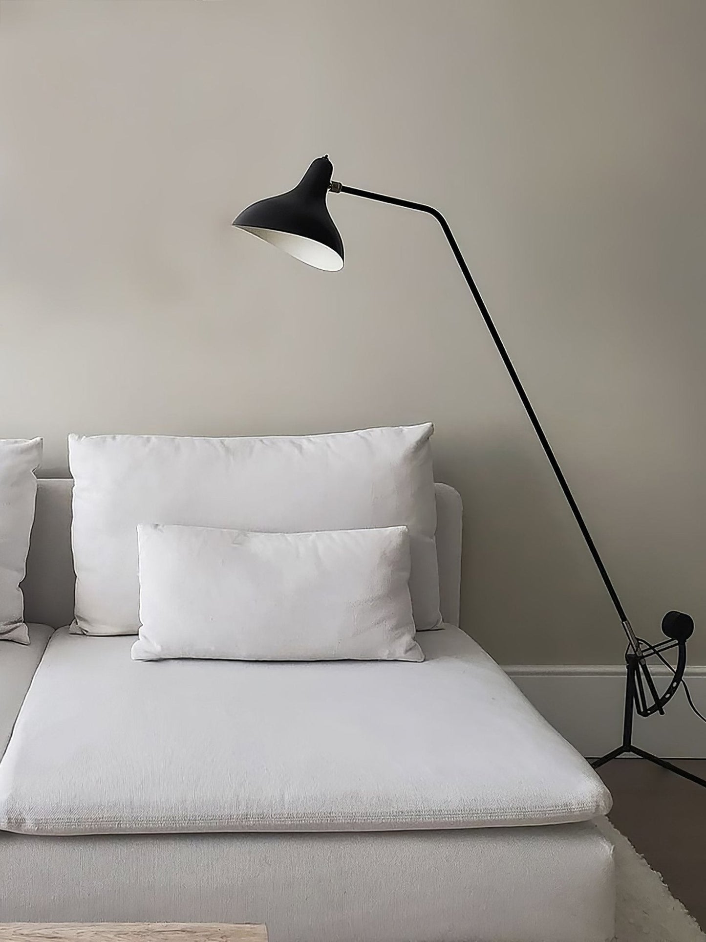 Mantis Arm Floor Lamp Floor lamp