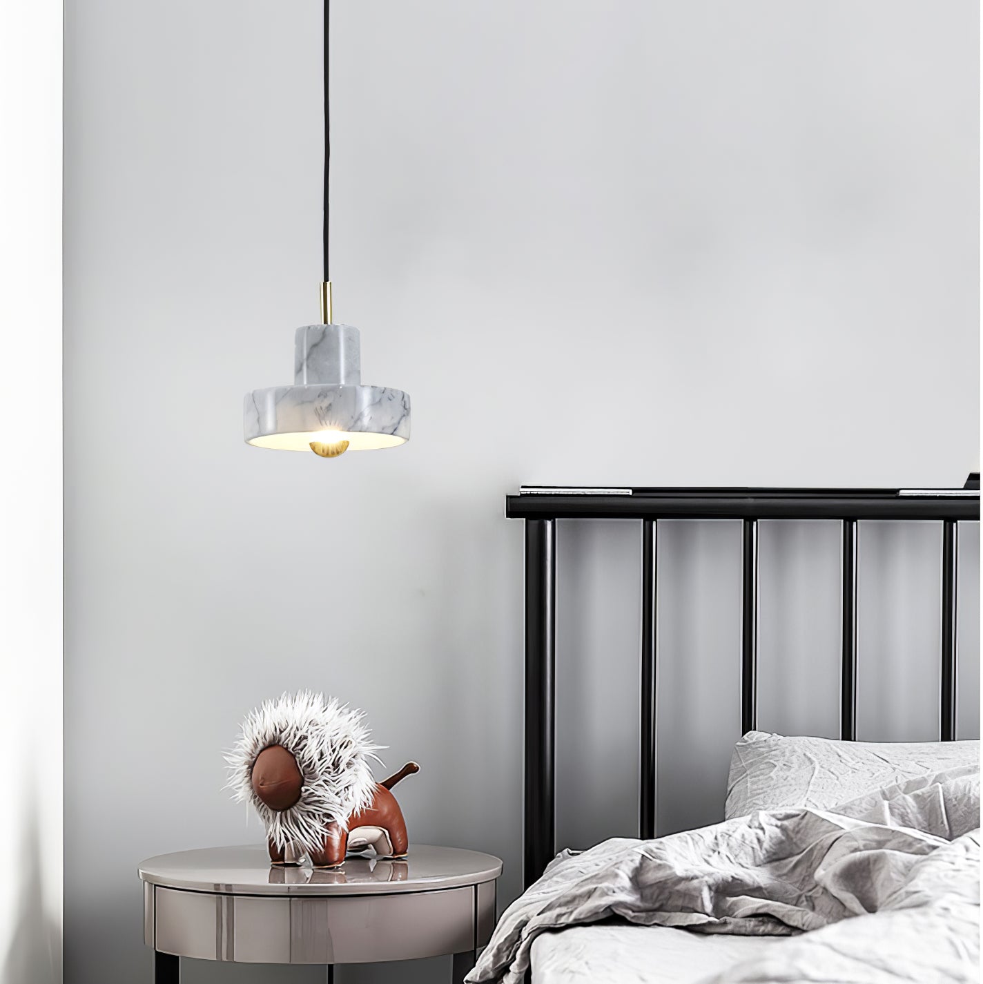 Marble Aura Pendant Lamp Dia 7.1″ x H 6.3″ / Gold & White / Warm Light Pendant light