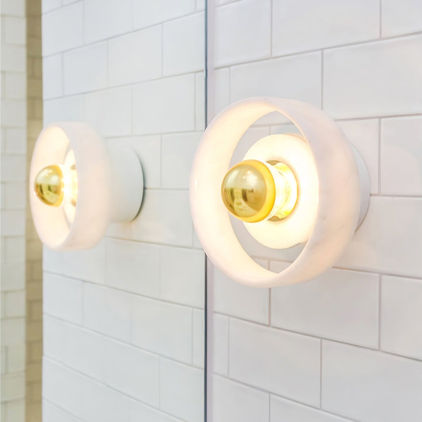 Marble Aura Wall Lamp ? 7.1″ x H 4.3″ / Gold & White / Warm Light Wall lamp