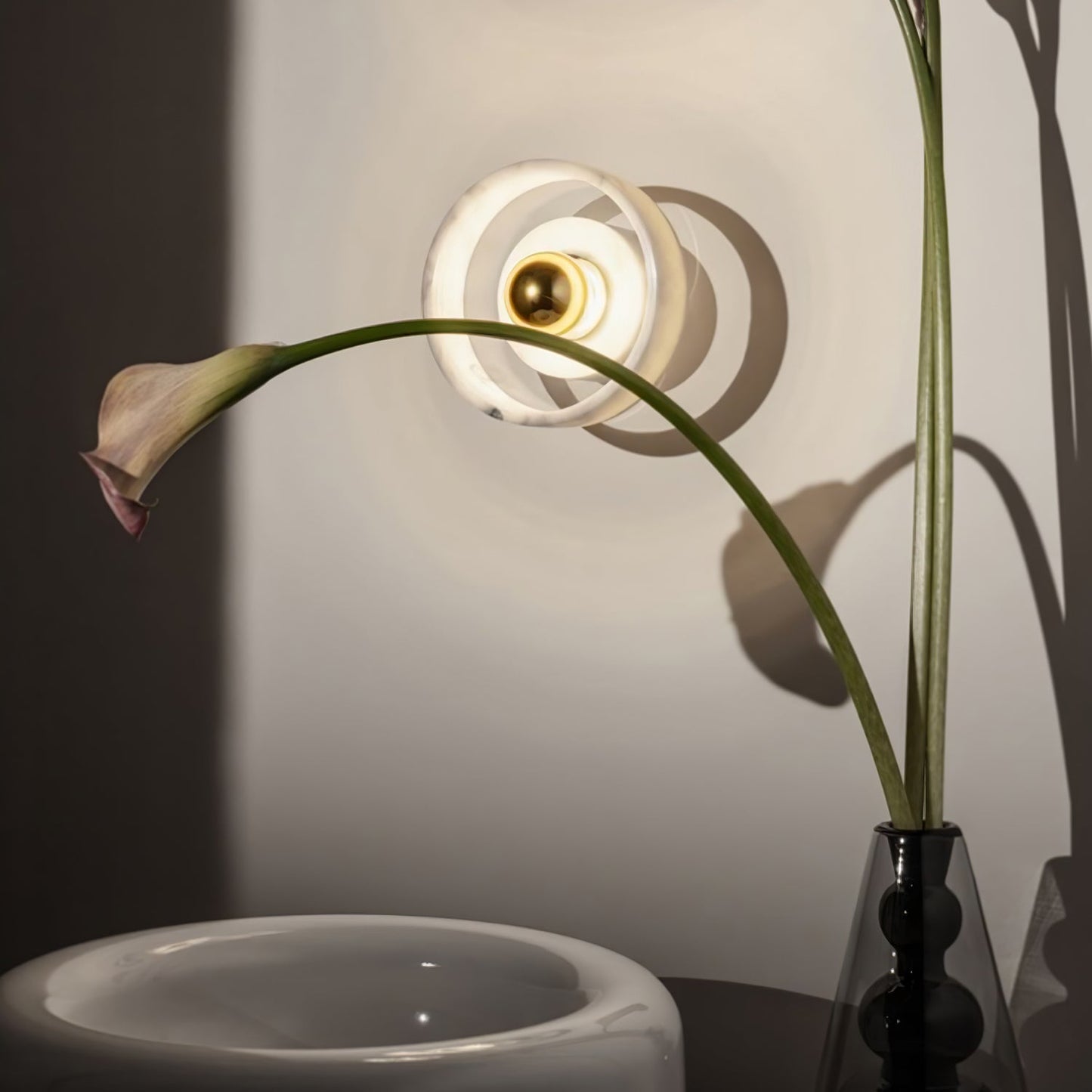 Marble Aura Wall Lamp ? 7.1″ x H 4.3″ / Gold & White / Warm Light Wall lamp
