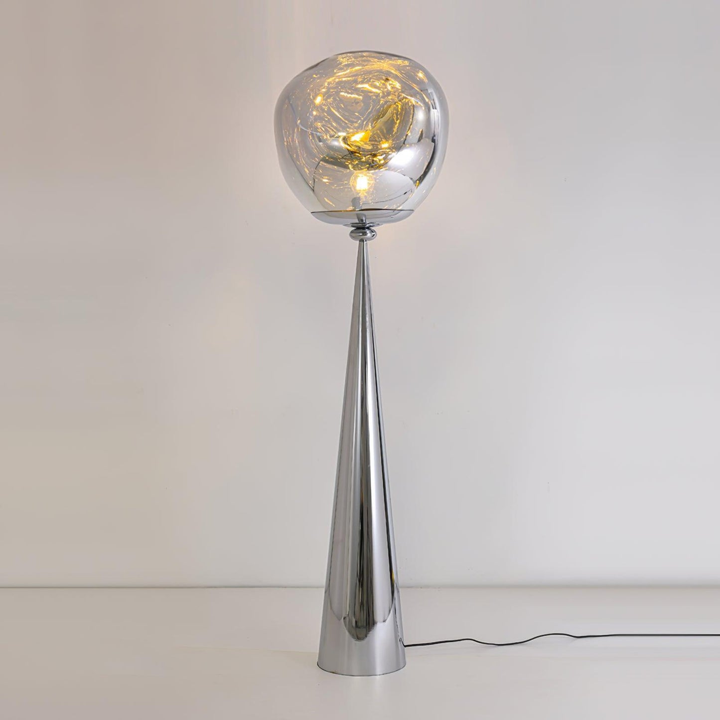 Cone Lava Floor Lamp Dia 13.8″ x H 57.1″ / Dia 35cm x H 145cm / Chrome / US plug Floor lamp
