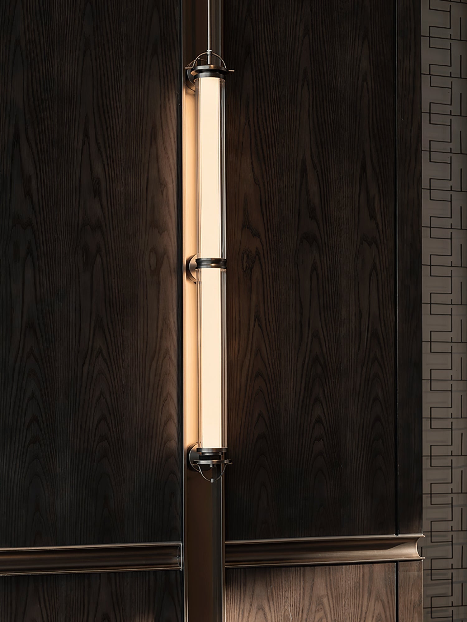 Meridian Vertical Wall Sconce Wall lamp
