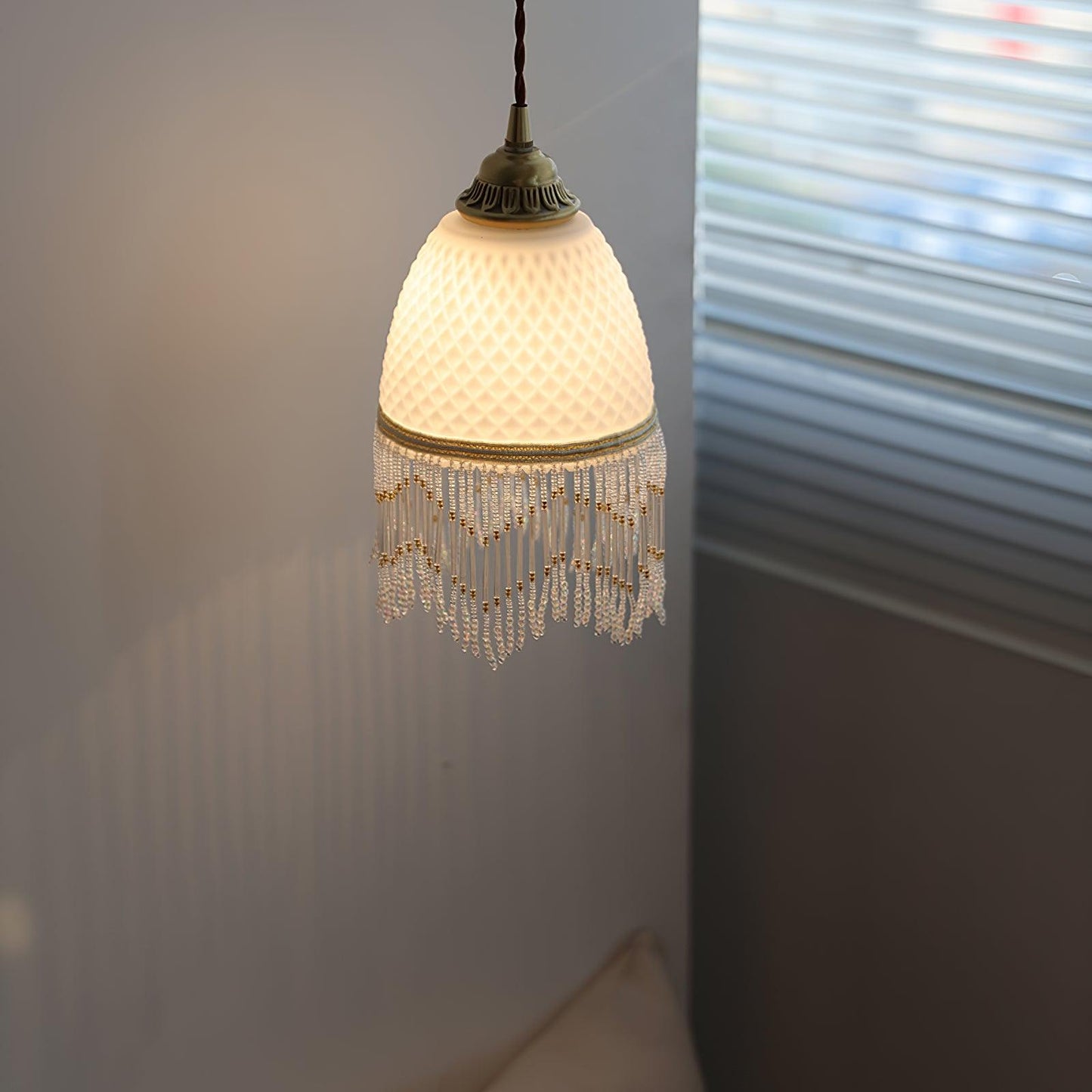 Mesh Tassel Glass Pendant Light Dia 5.9″ x H 8.3″ / Dia 15cm x H 21cm / Brass + White Pendant light