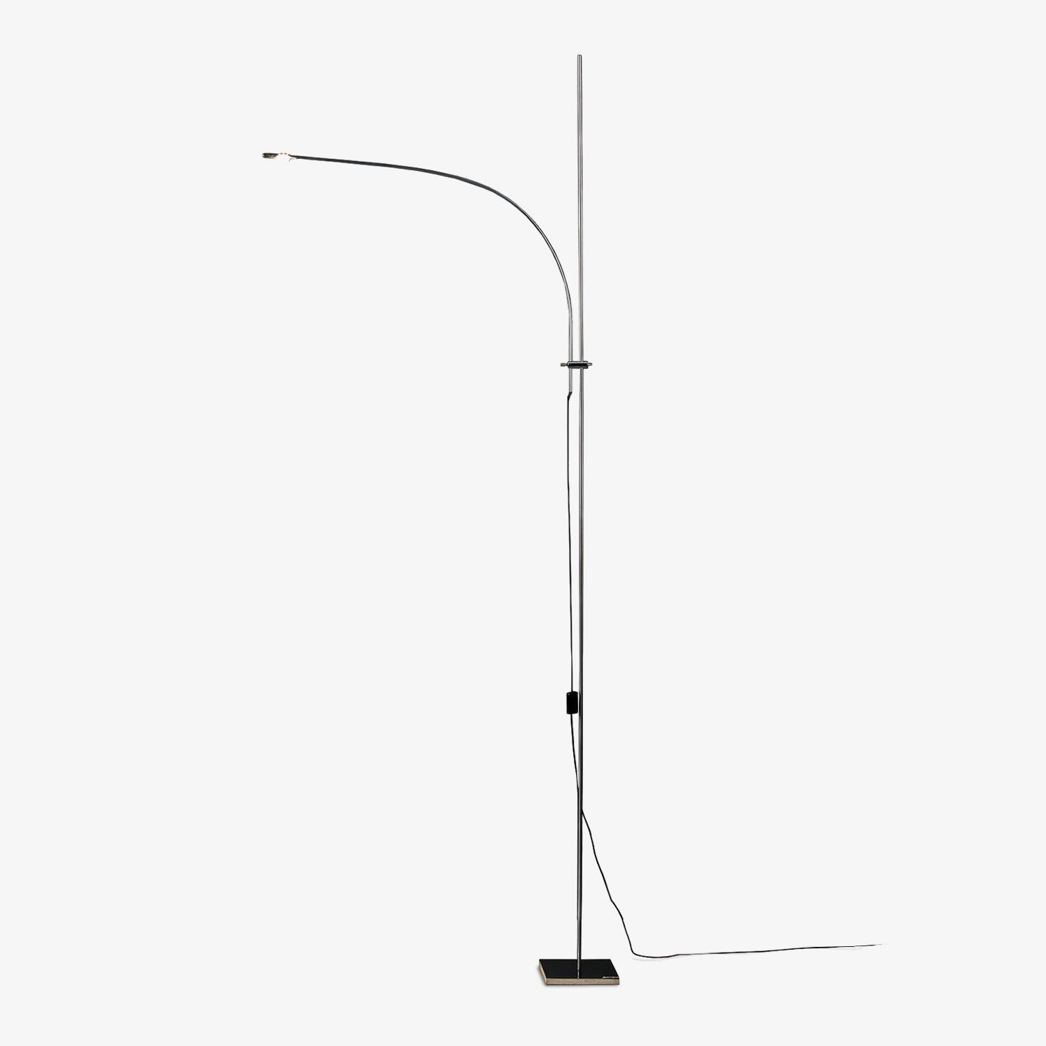 Metal Body Graceful Floor Lamp Floor lamp