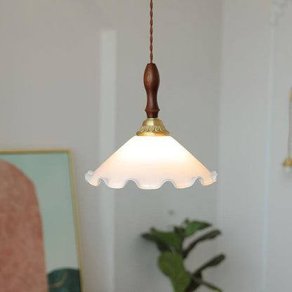 Milky Flower Pendant Light Dia 9.8″ x H 11″ / Dia 25cm x H 28cm / Ash wood + Brass＆White Pendant light