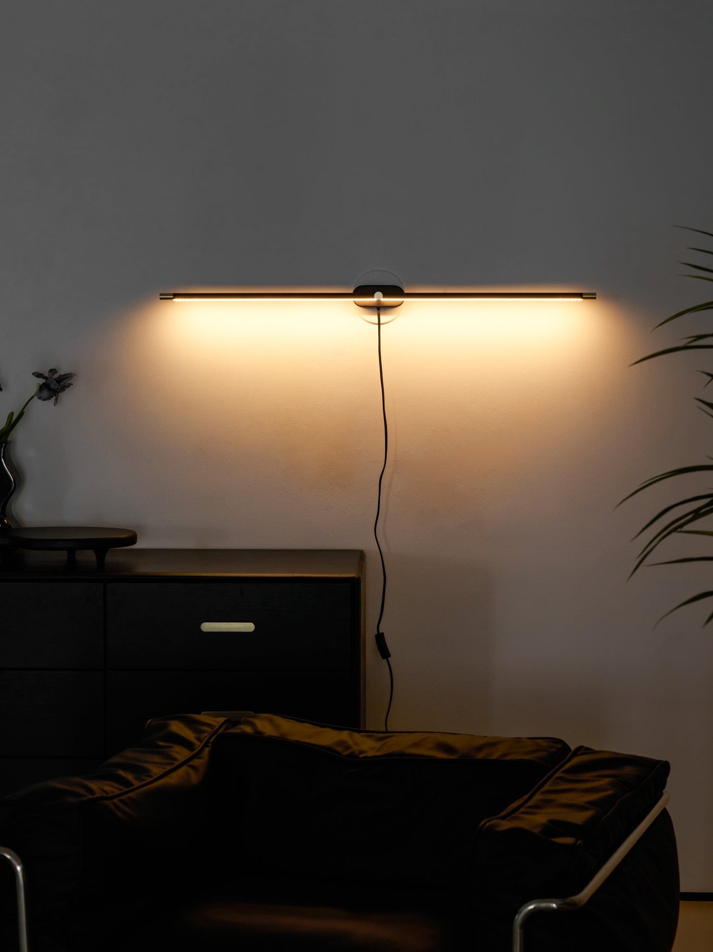 Minimalist Linear Plug-in Wall Lamp 1001 Wall lamp