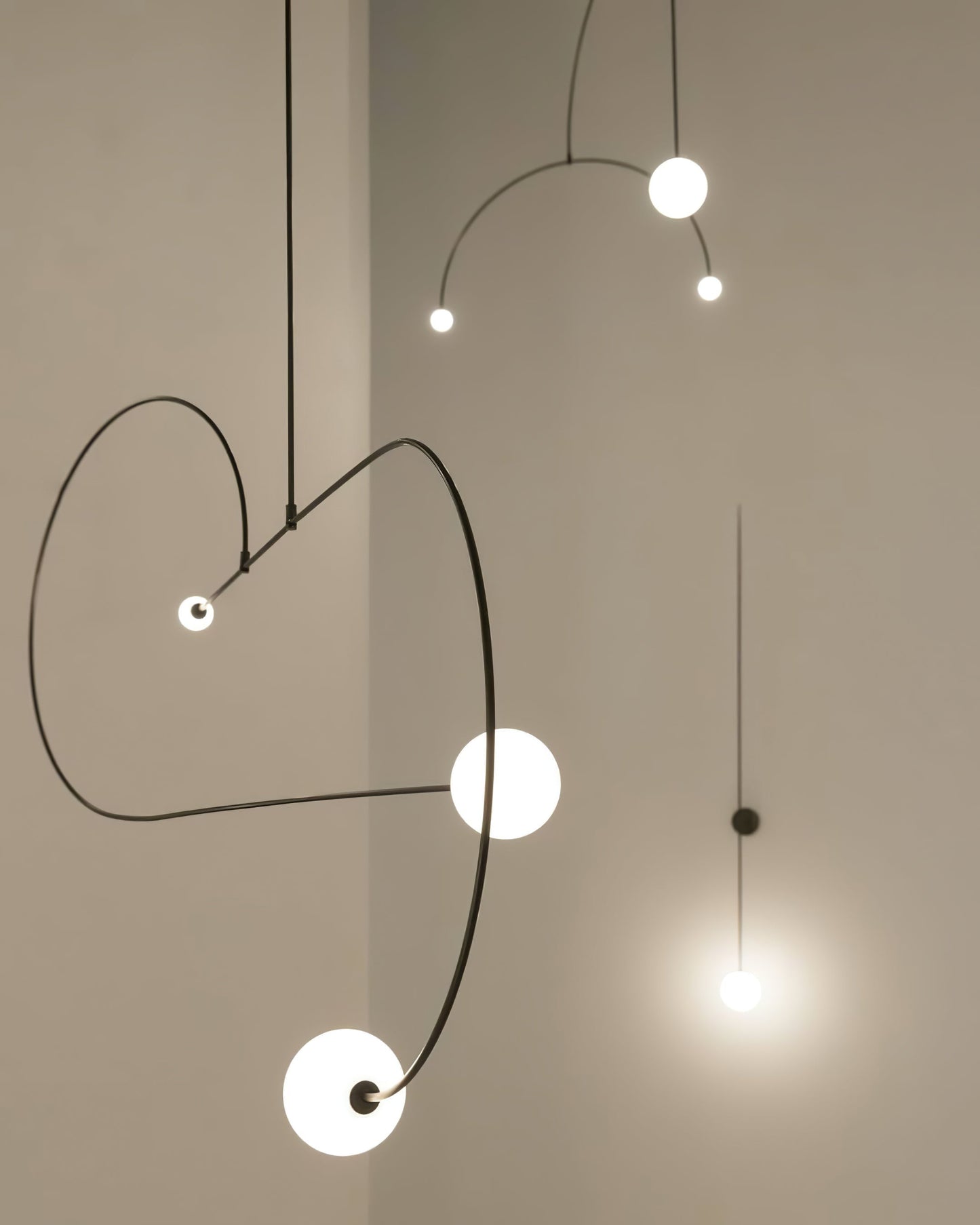 Mobile Wall Lamp 1001 Wall lamp