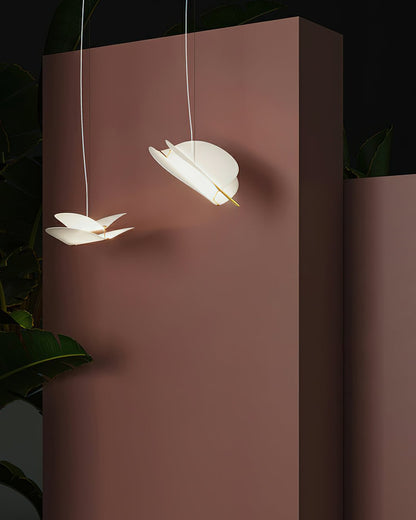 Moth Pendant Lamp Dia 18.9″ x H 13.8″ / Dia 48cm x H 35cm / Gold & White Pendant light