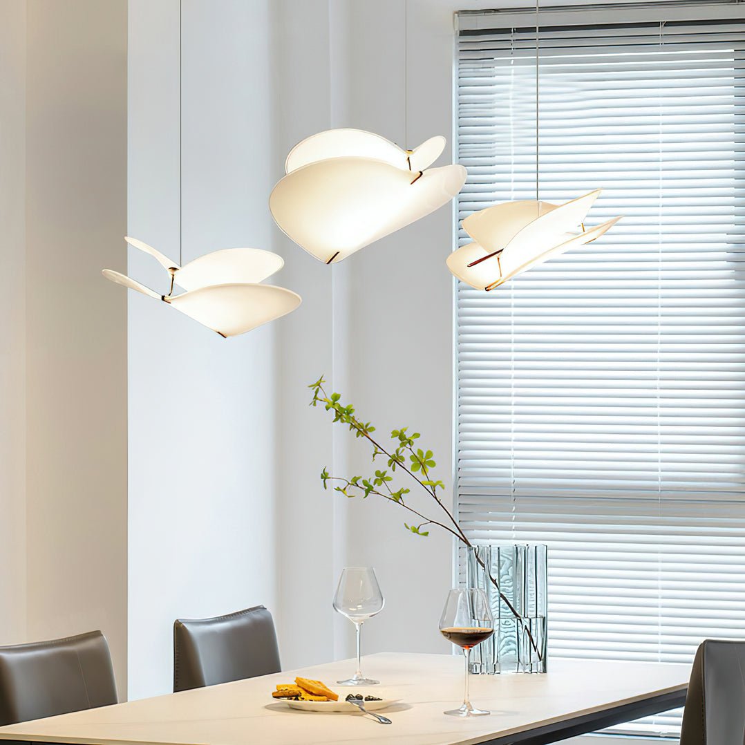 Moth Pendant Lamp Dia 18.9″ x H 13.8″ / Dia 48cm x H 35cm / Gold & White Pendant light
