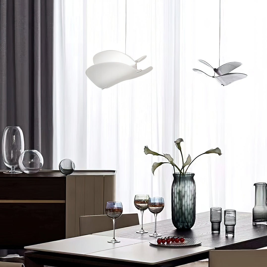 Moth Pendant Lamp Dia 18.9″ x H 13.8″ / Dia 48cm x H 35cm / Gold & White Pendant light
