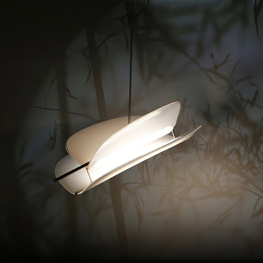 Moth Pendant Lamp Dia 18.9″ x H 13.8″ / Dia 48cm x H 35cm / Gold & White Pendant light