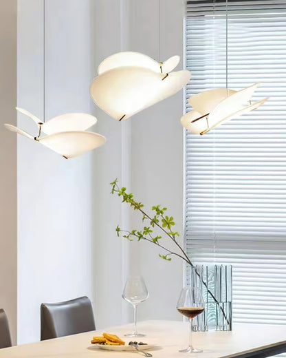 Moth Pendant Lamp Dia 18.9″ x H 13.8″ / Dia 48cm x H 35cm / Gold & White Pendant light