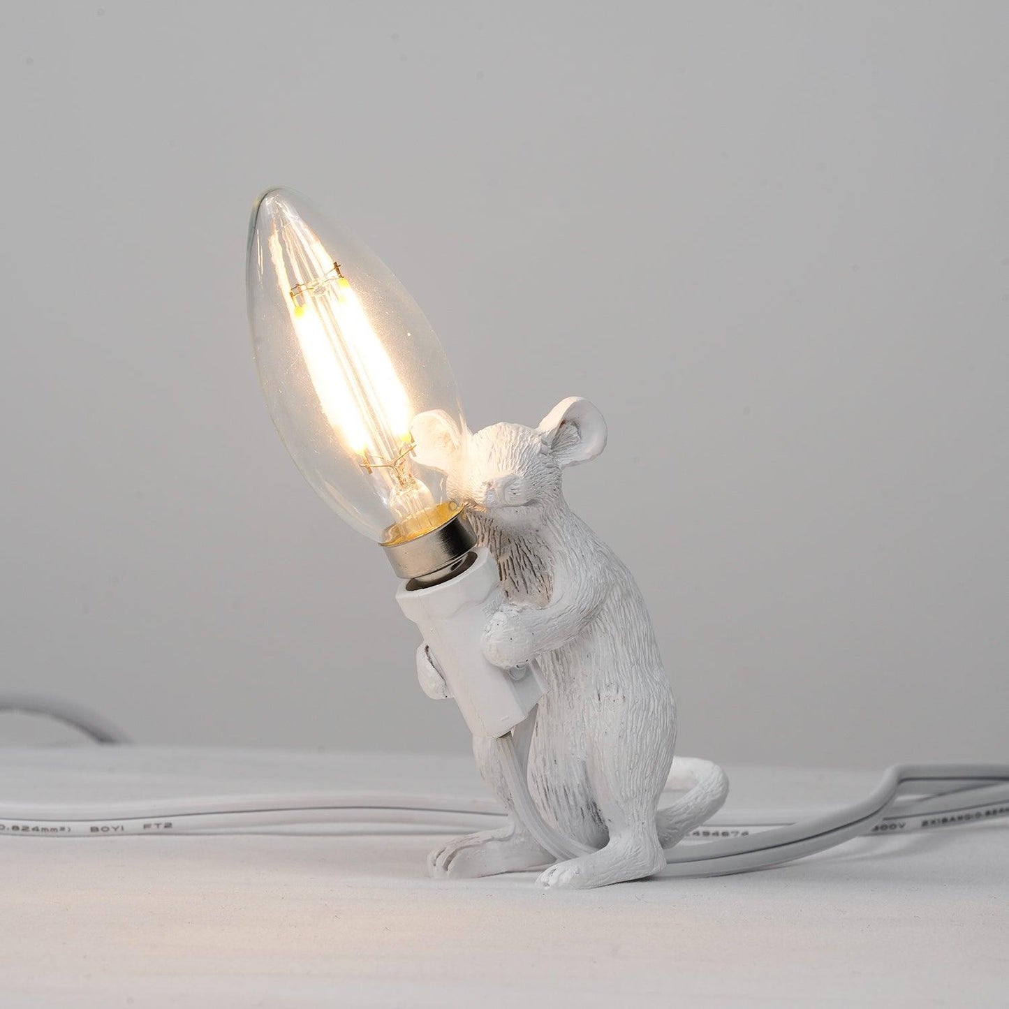 Mouse Table Light W 2″ x L 5.9″ x H 4.9″ / W 5cm x L 15cm x H 12.5cm / White / US Plug Table lamp