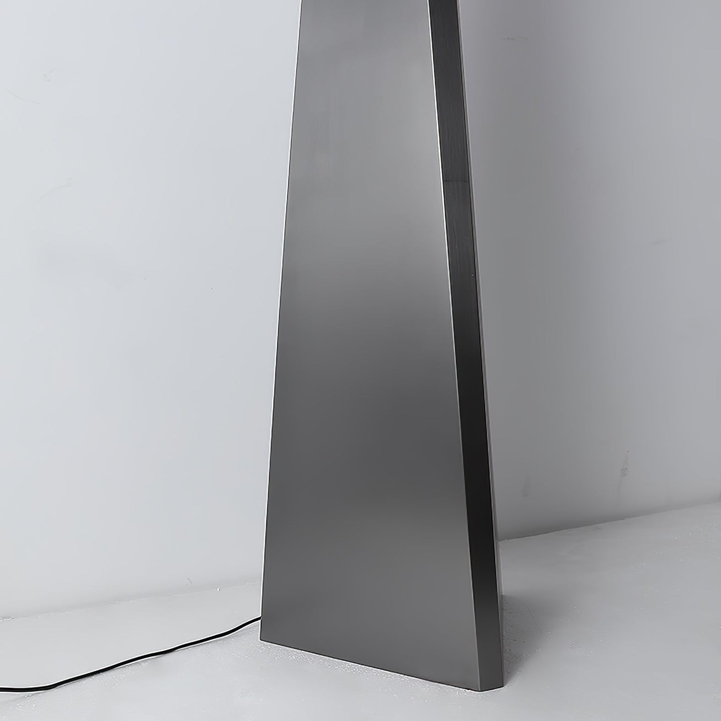 Noir Roy Floor Lamp Floor lamp