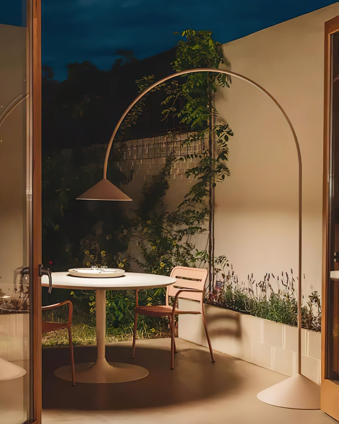 Arc Out Floor Lamp Floor lamp