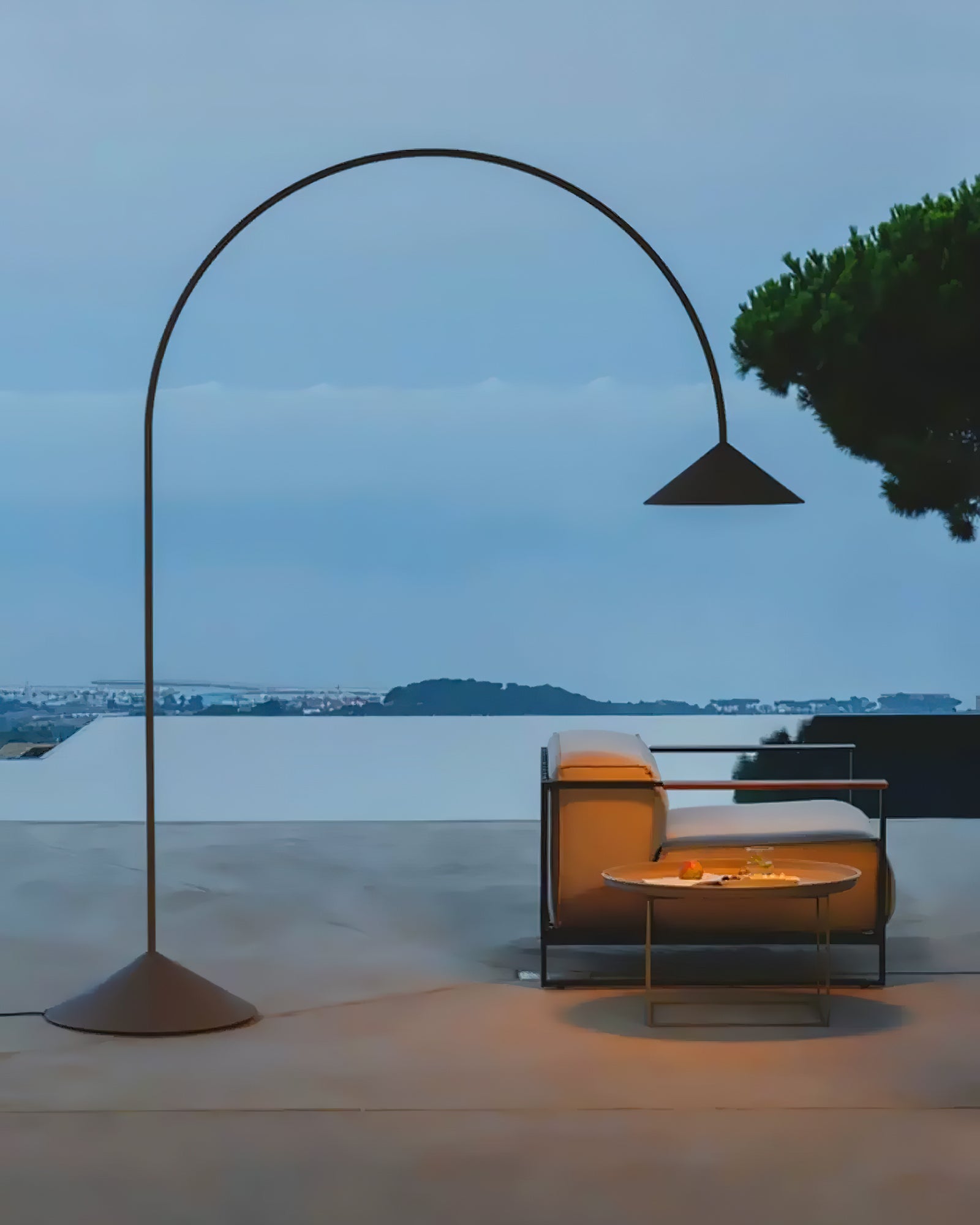 Arc Out Floor Lamp Floor lamp