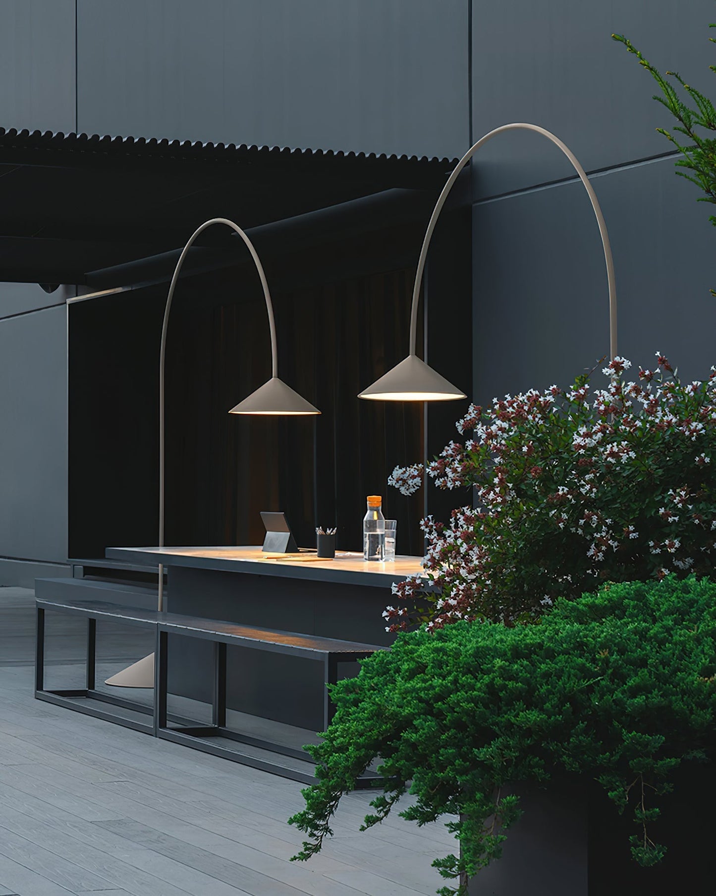 Arc Out Floor Lamp Floor lamp