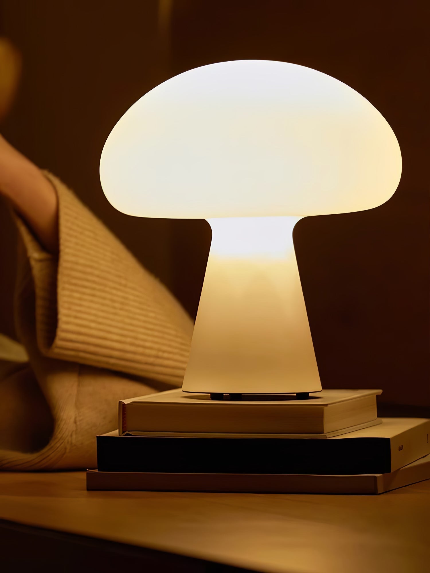Obello Portable Built-in Battery Table Lamp ? 8.7″ x H 9.4″ / Dia 22cm x H 24cm / White / Three-Color Changing Light