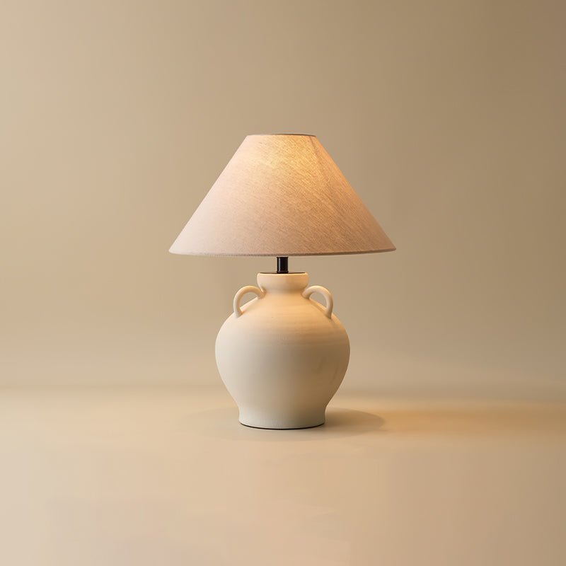 Wine Pot Table Lamp Dia 15.7″ x H 19.7″ / Dia 40cm x H 50cm / Nature ceramic & Linen color / US Plug Table lamp
