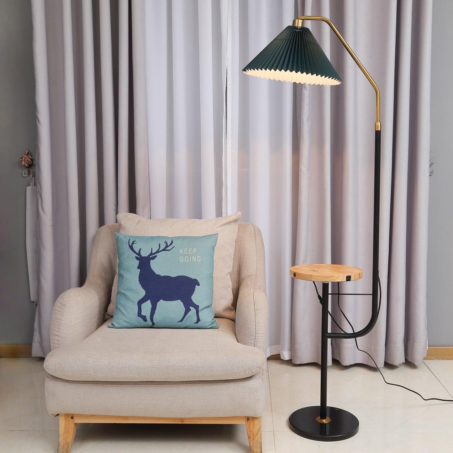 Ozz Floor Lamp Wooden desktop: W 21.7″ x H 65″ / W 55cm x H 165cm / Green & Black & Gold / US plug Floor lamp