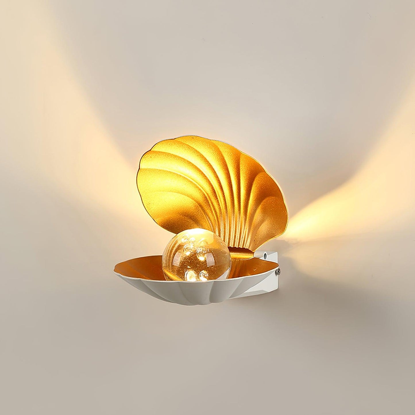 Pearl Clam Wall Light Dia 7.3″ x H 3″ / Dia 18.5cm x H 7.5cm / White / Warm Light Wall lamp
