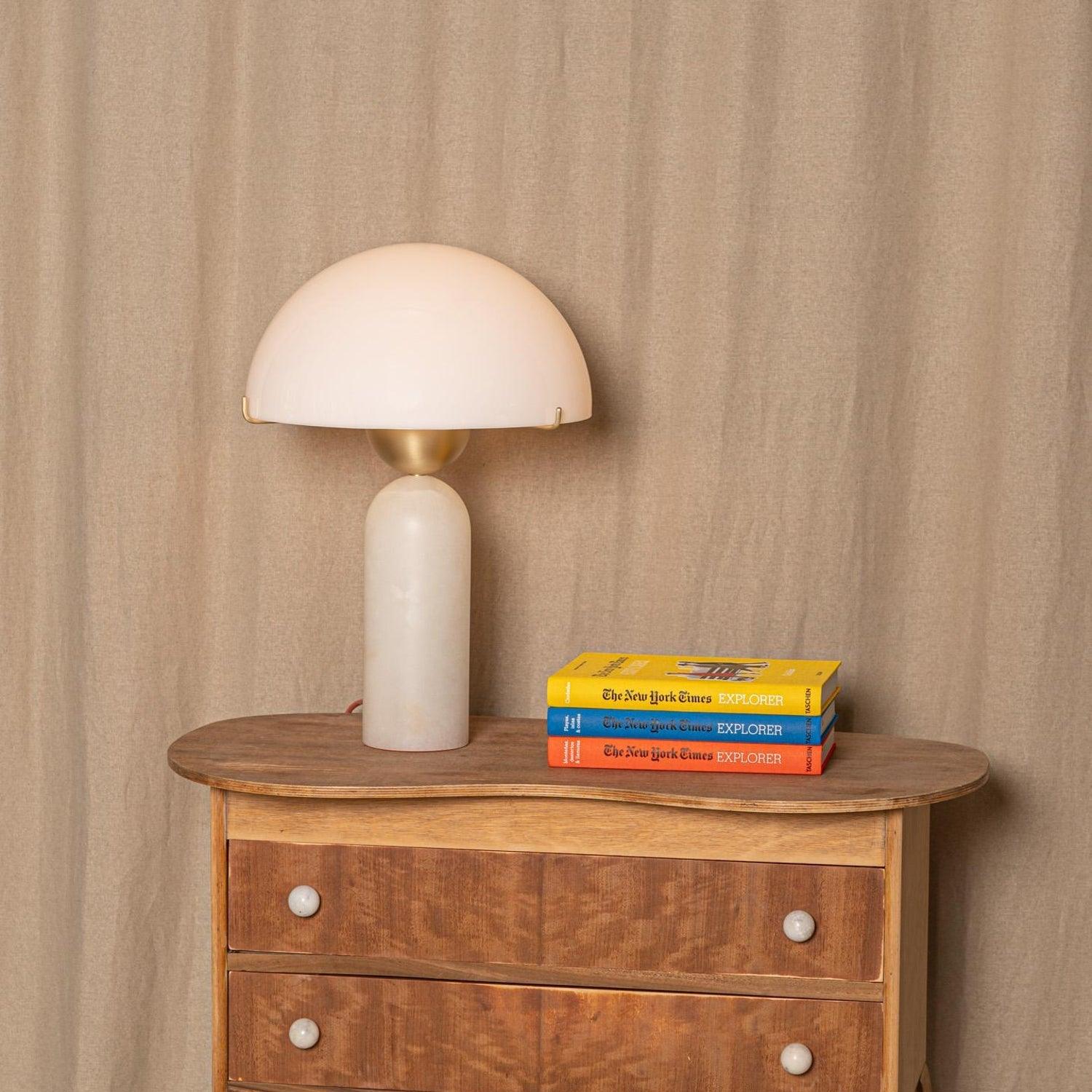 Peono Alabaster Table Lamp Table lamp