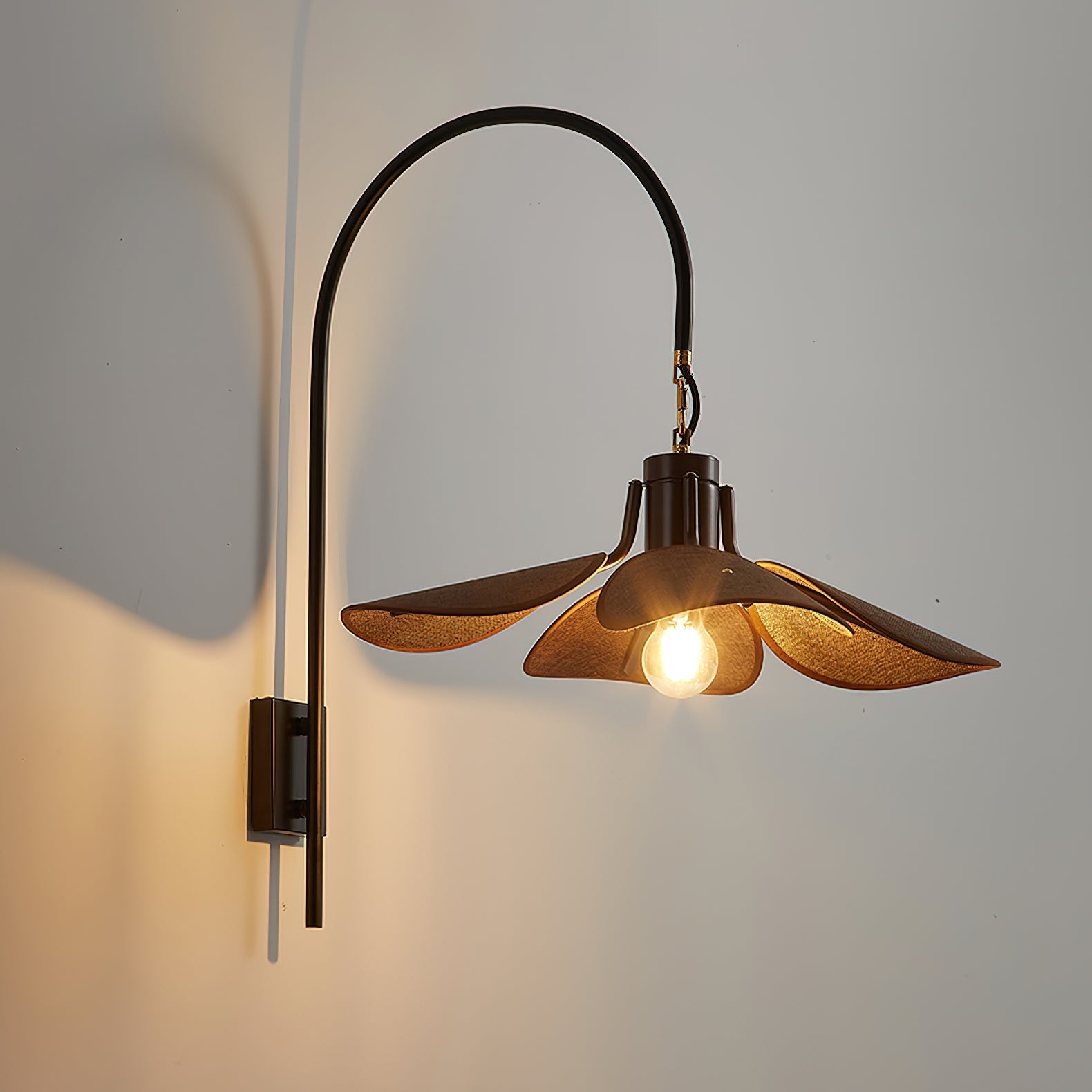 Petal Bloom Wall Lamp Wall lamp