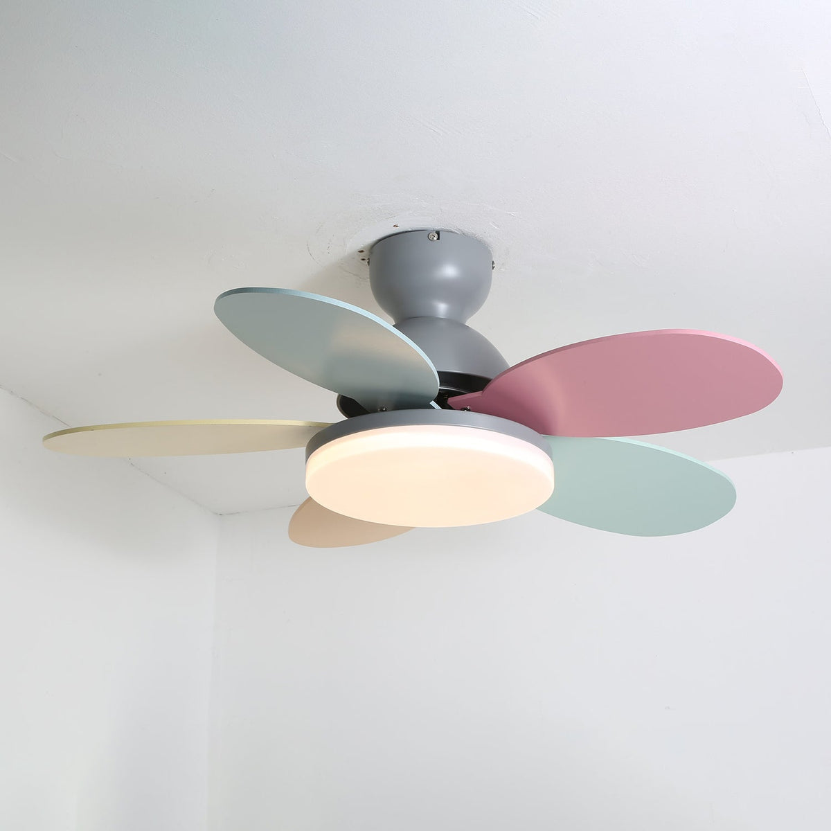 Petalo Ceiling Fan Light Grey & Colourful Dia 35.4″ x H 11.0″ / Three-color Changing Light