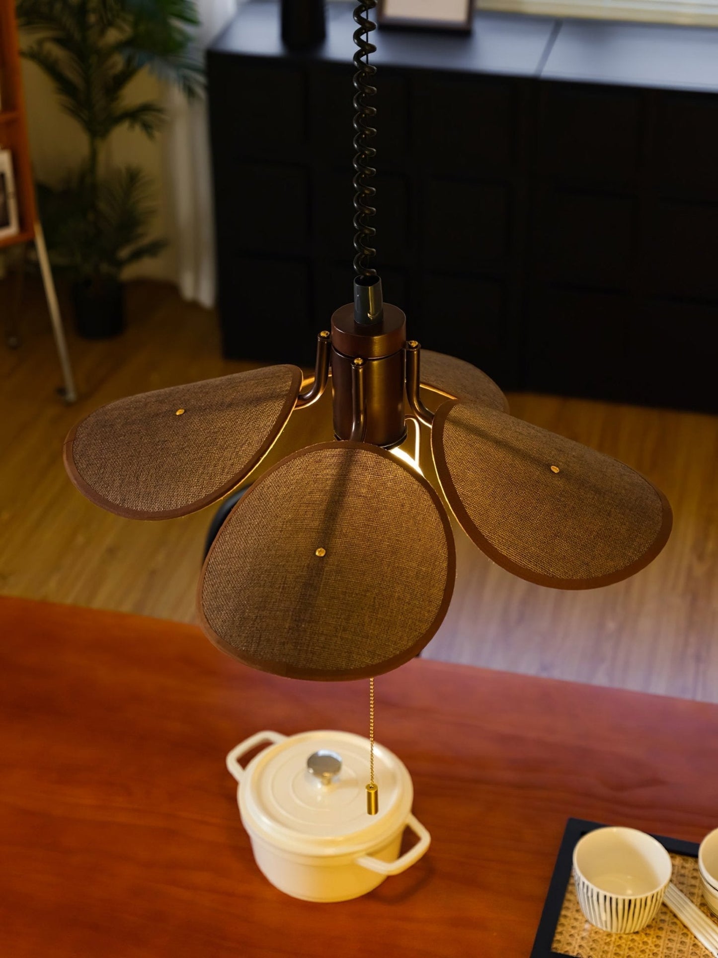 Petal Bloom Pendant Light Pendant light