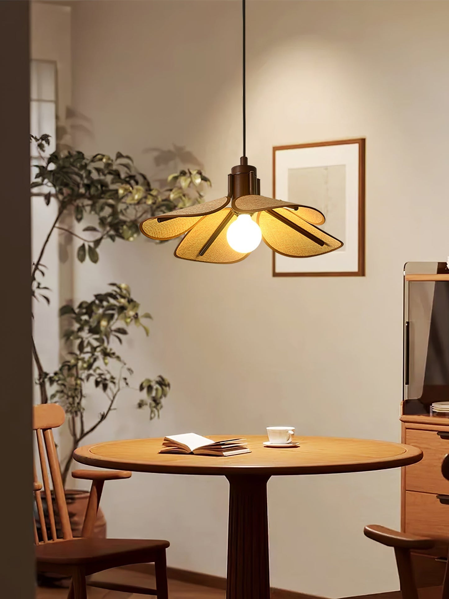 Petal Bloom Pendant Light Pendant light