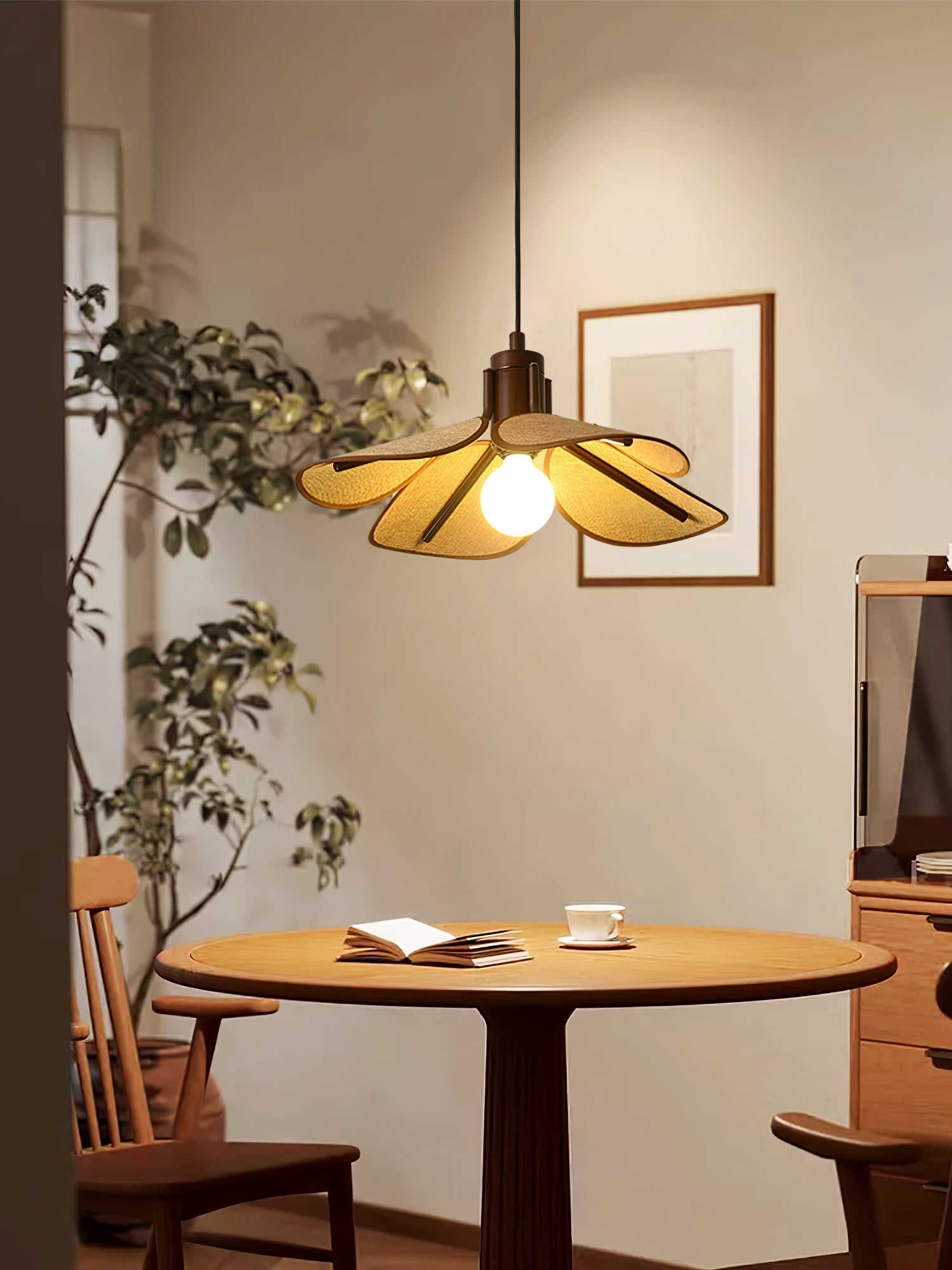 Petal Bloom Pendant Light Pendant light