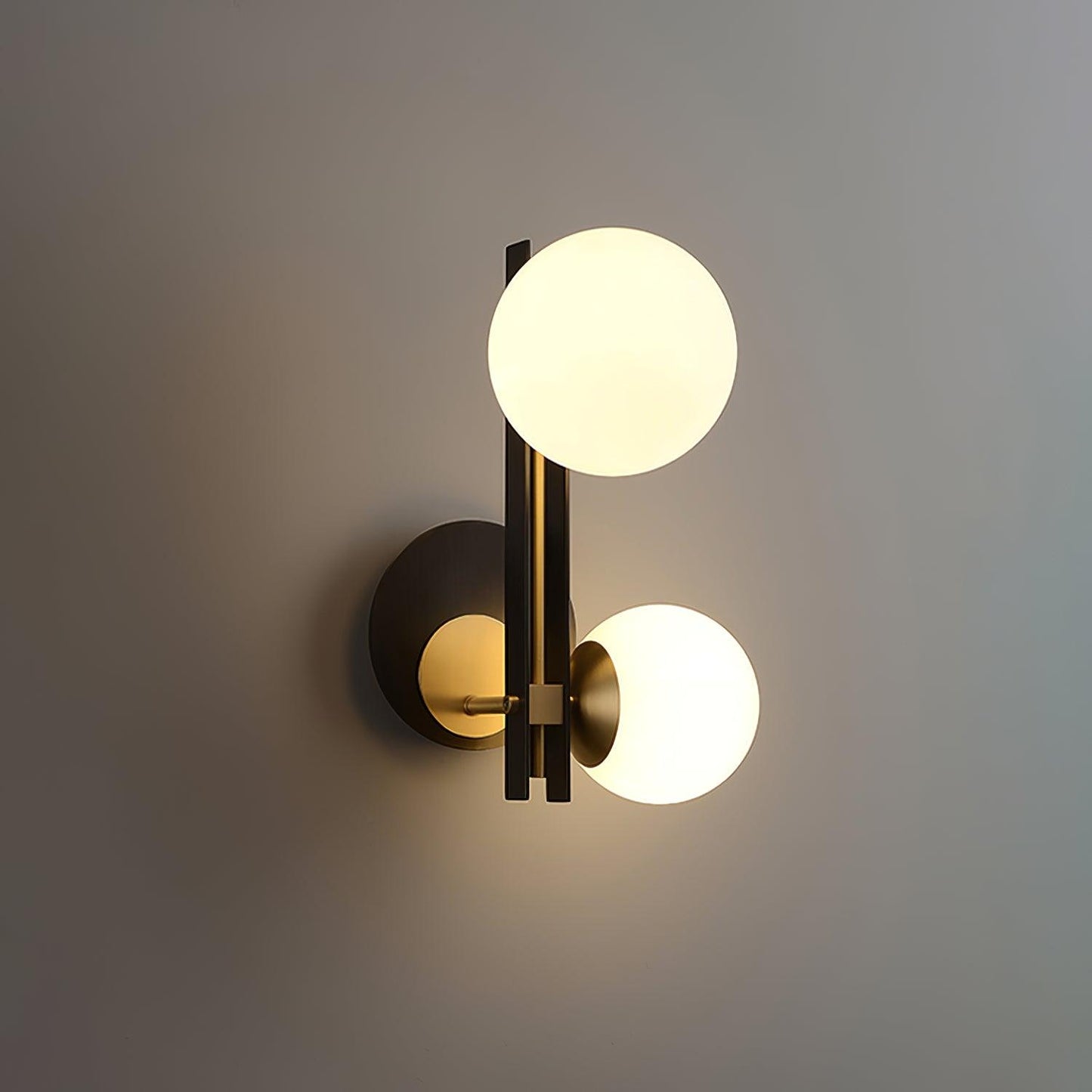 Planeta Wall Lamp Dia 10.6″ x H 13.7″ / Dia 27cm x H 35cm / Brass + Black Wall lamp