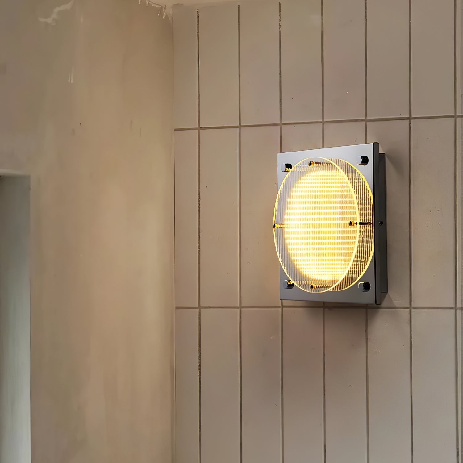 Prism Shield Wall Sconce ? 9.4″ x H 9.4″ / Chrome / Warm Light Wall lamp