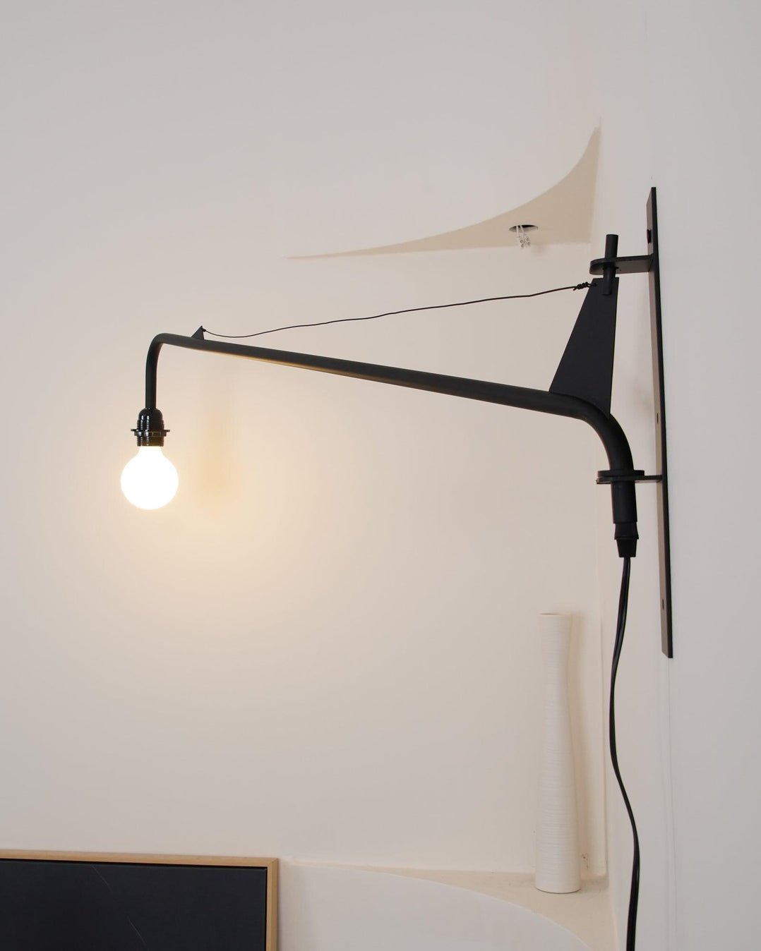 Prouve Petite Potence Wall Lamp 1001 Wall lamp