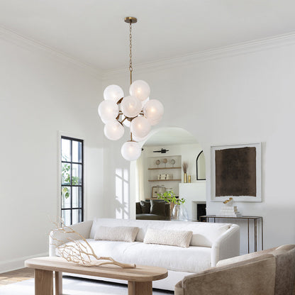 La Dame Chandelier