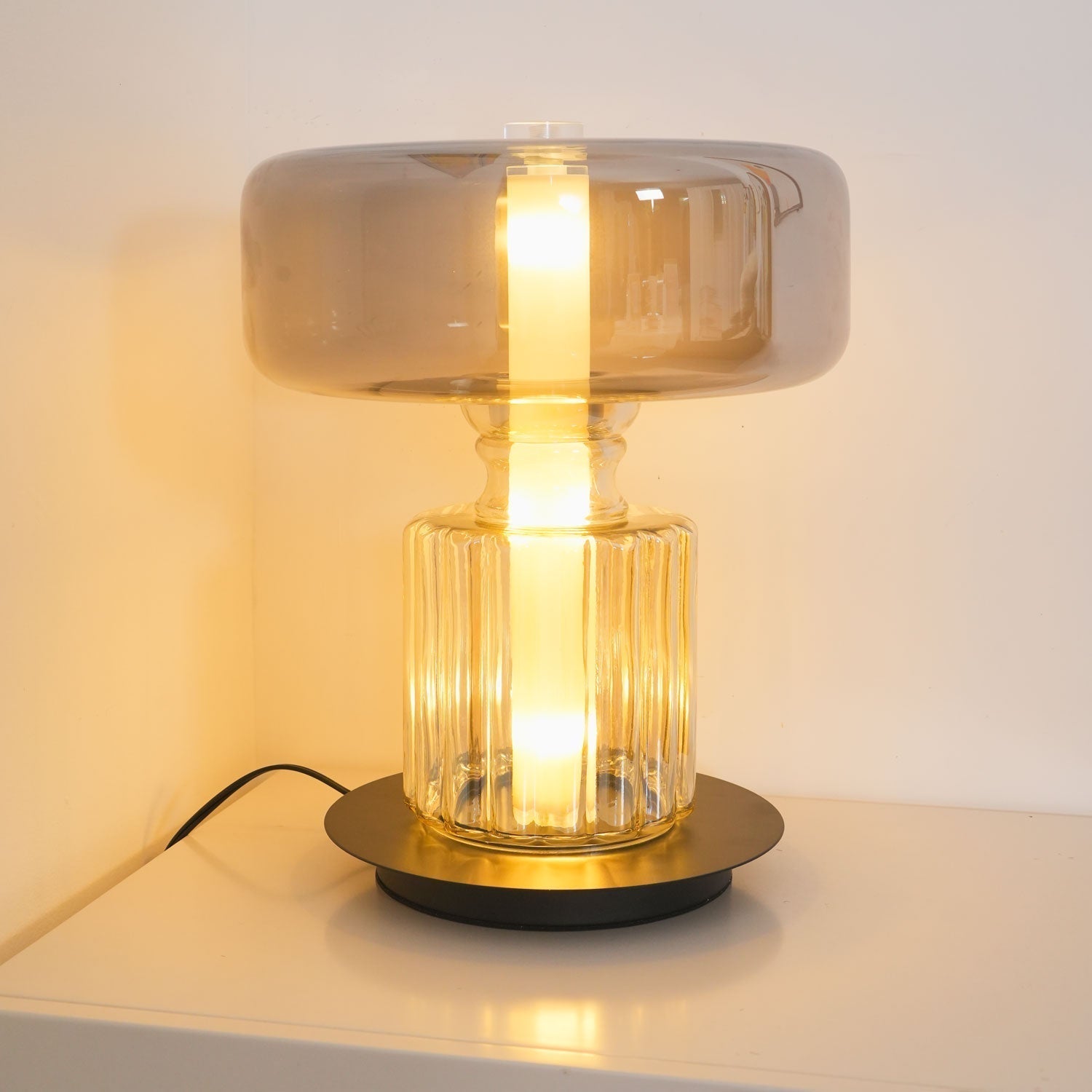 Rapanui Table Lamp Dia 11″ x H 13.7″ / Dia 29cm x H 35cm / Smoky gray / US plug Table lamp