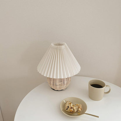 Rattan Pleated Table lamp Dia 9.4″ x H 11″ / Dia 24cm x H 28cm / White & Nature rattan / USB Plug 灯具