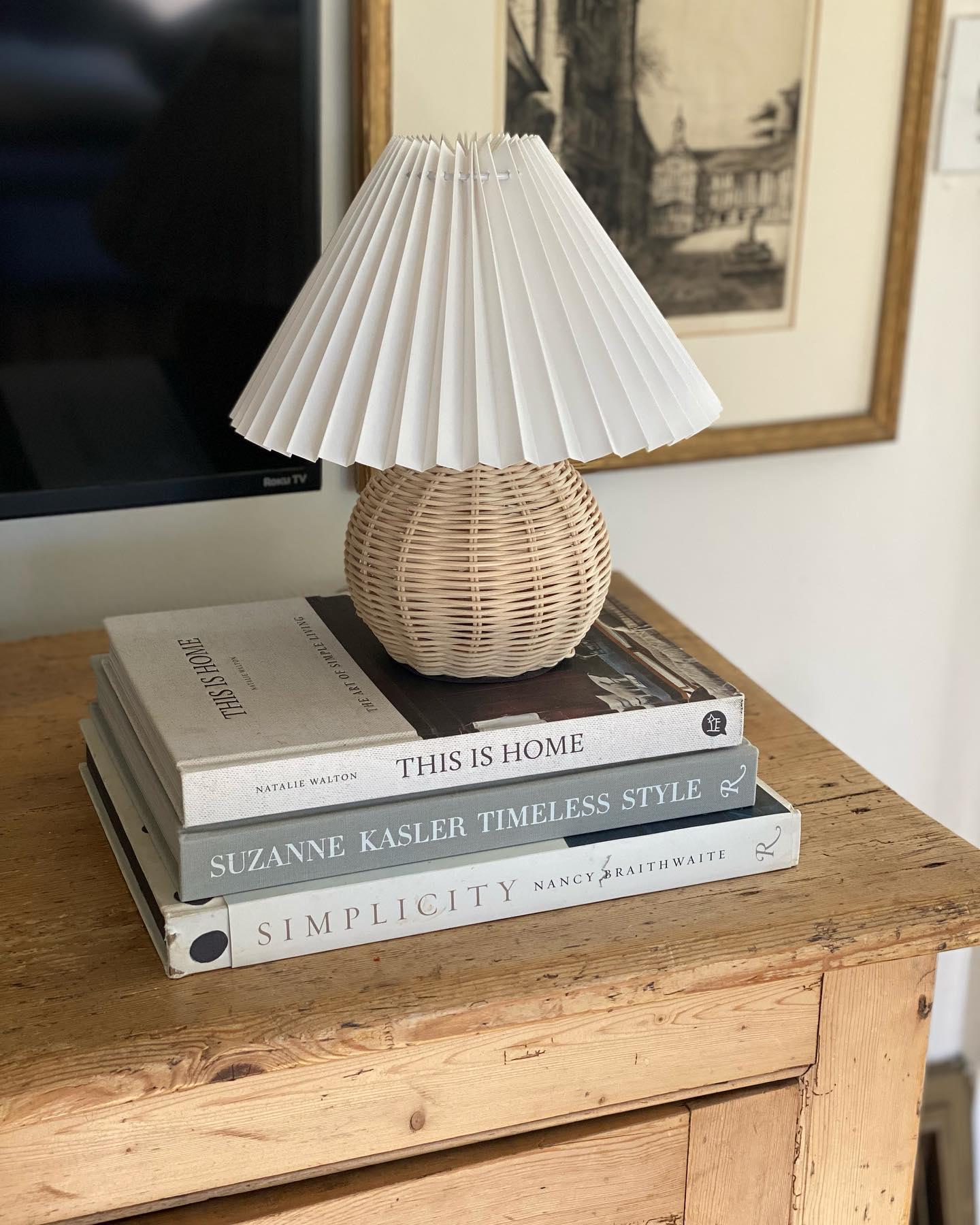 Rattan Pleated Table lamp Dia 9.4″ x H 11″ / Dia 24cm x H 28cm / White & Nature rattan / USB Plug 灯具