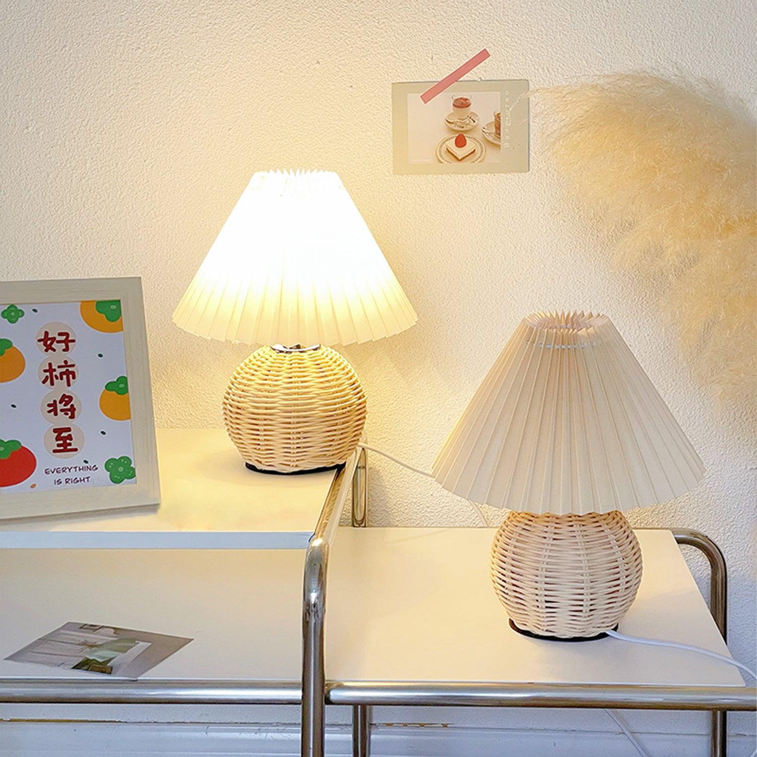 Rattan Pleated Table lamp Dia 9.4″ x H 11″ / Dia 24cm x H 28cm / White & Nature rattan / USB Plug 灯具