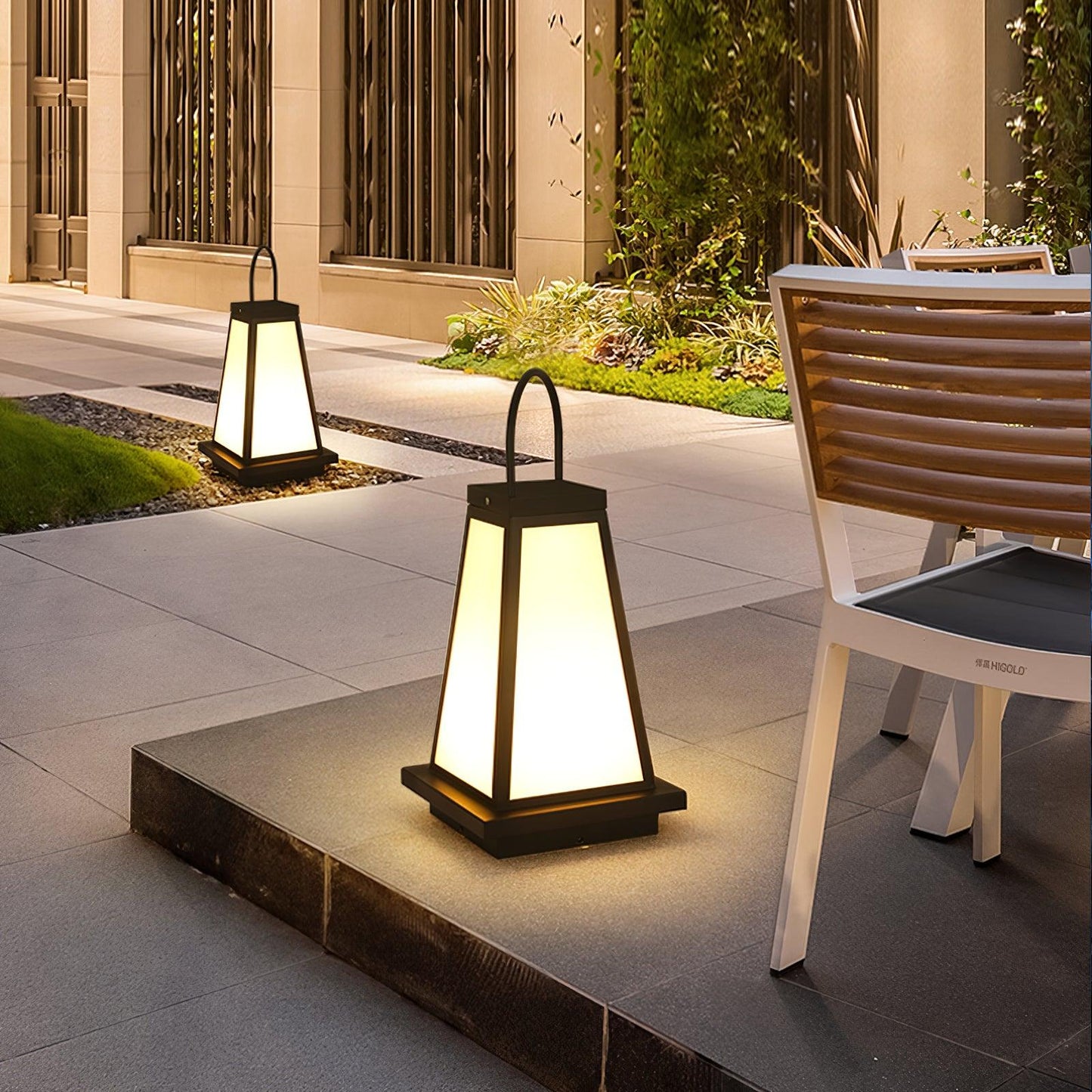 Roam Lantern Garden Outdoor Lamp Dia 9.8″ x H 19.7″ / Dia 25cm x H 50cm / Black & White / Warm Light Table lamp