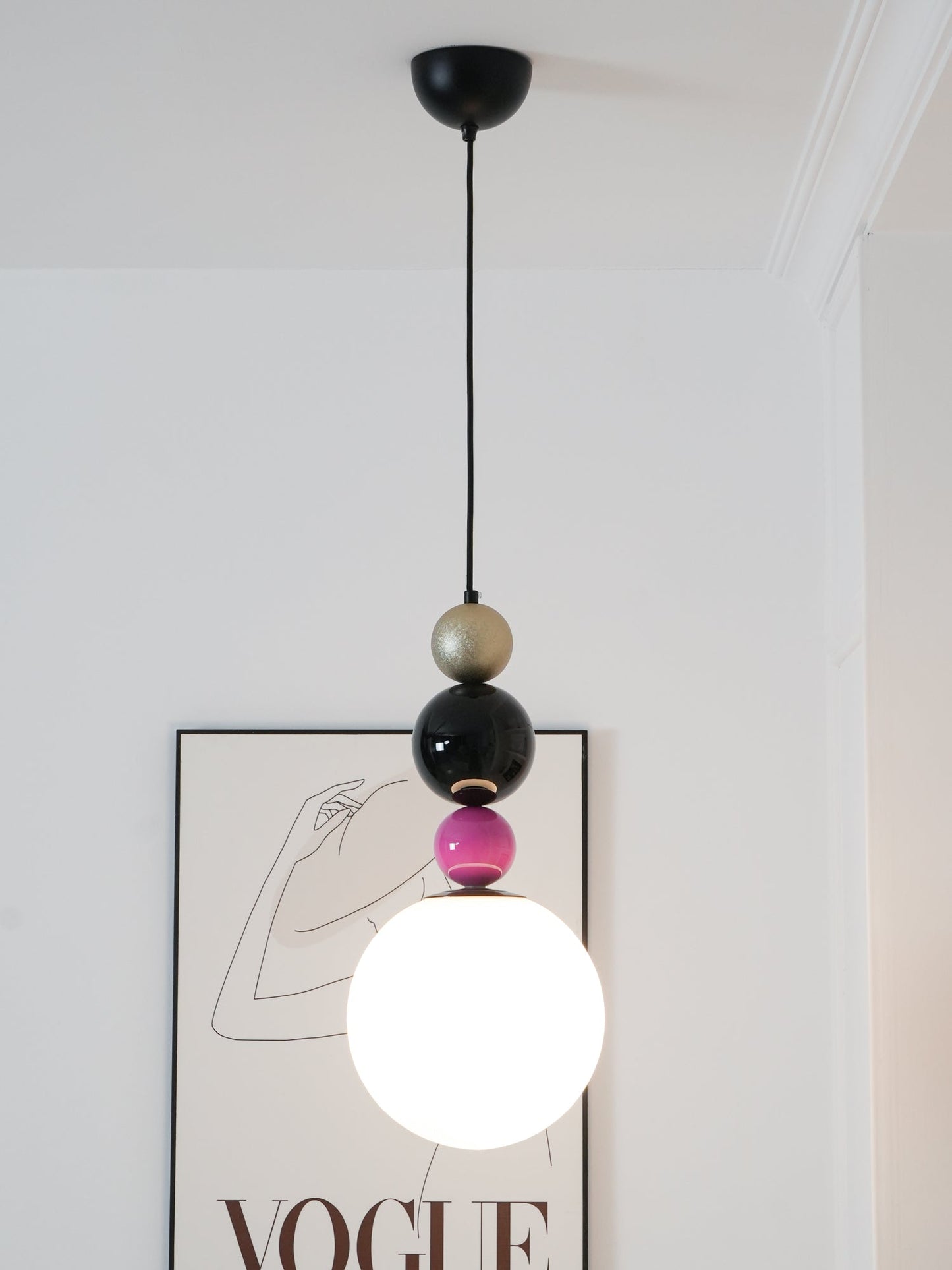 Round Balls Stacking Pendant Lamp Dia 9.8″ x H 22.8″ / Dia 25cm x H 58cm / Pink & Black Pendant light