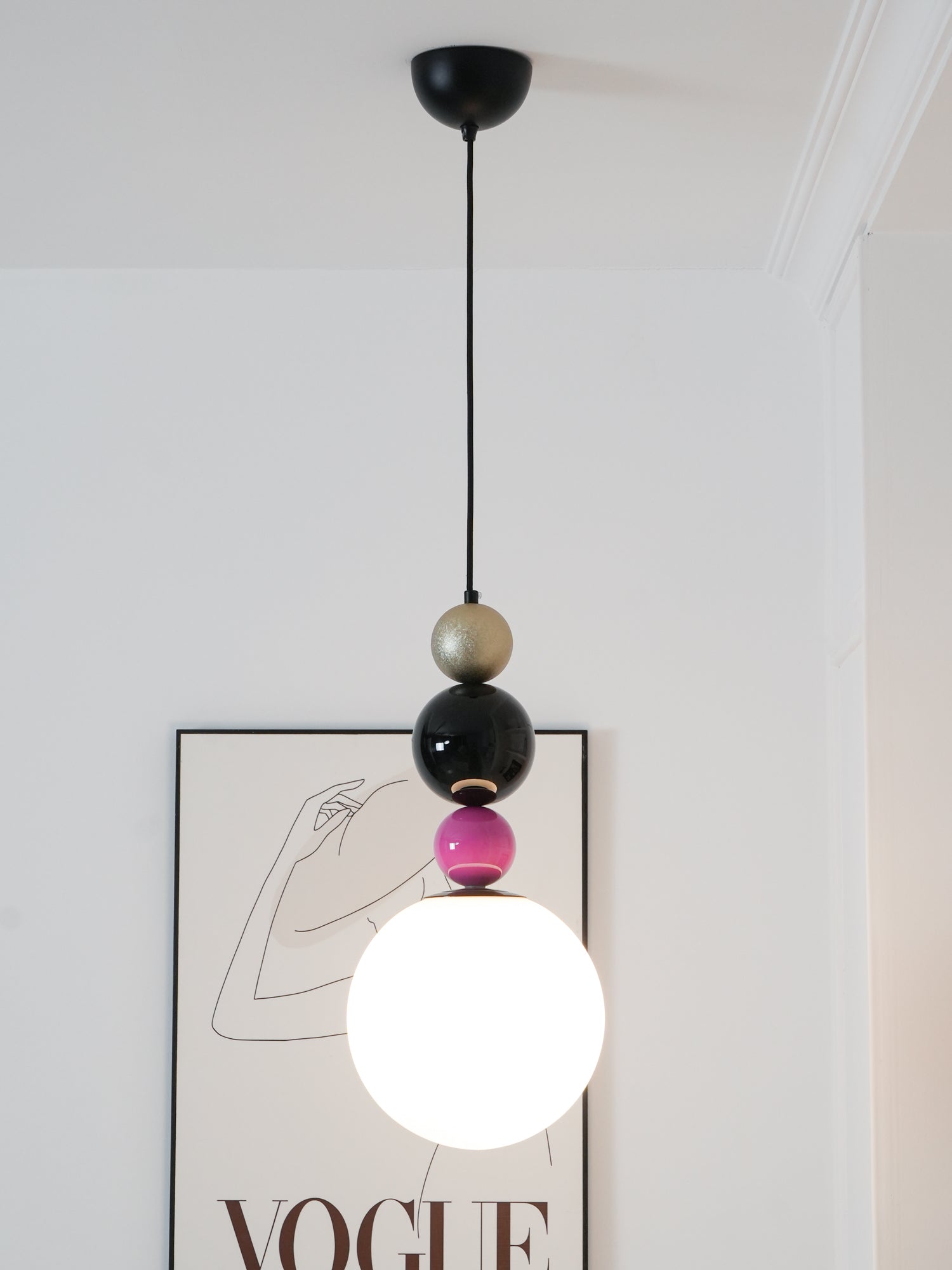 Round Balls Stacking Pendant Lamp Dia 9.8″ x H 22.8″ / Dia 25cm x H 58cm / Pink & Black Pendant light