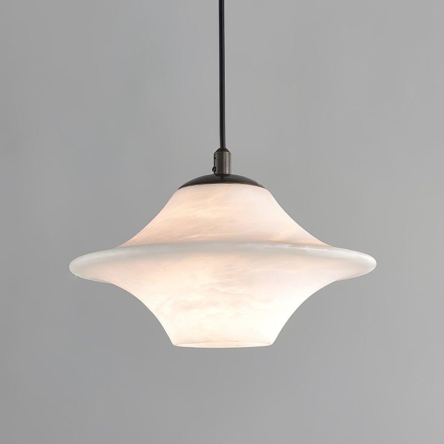 Saucer Alabaster Pendant Light Dia 8.7″ x H 5.5’’ / Dia 22cm x H 14cm / Black & White Pendant light