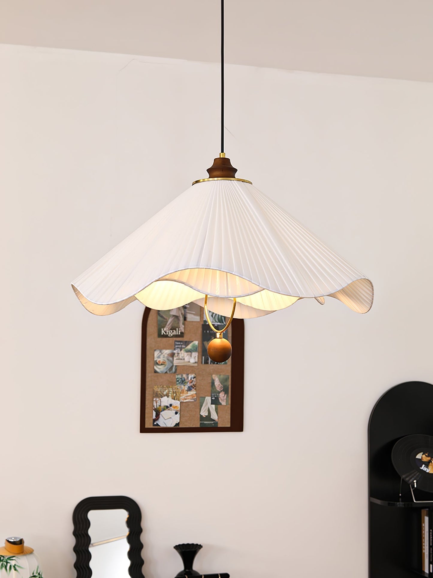 Scallop Edge Pendant Light Pendant light
